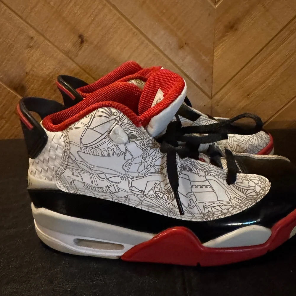 AIR JORDAN DUB ZERO GS
"WHITE / FIRE RED" - Picture 3 of 8